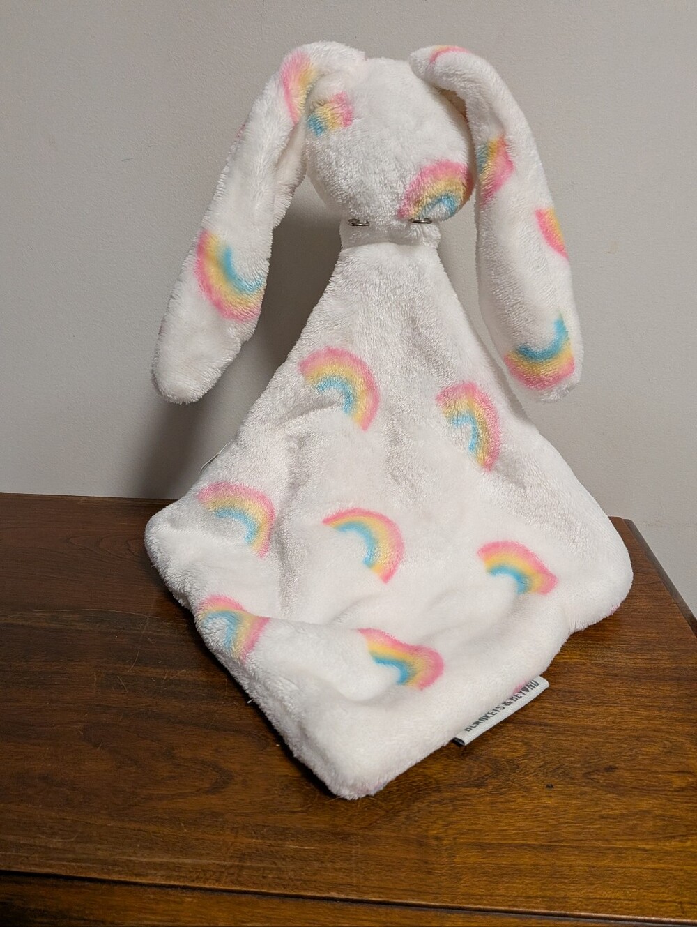Blankets & Beyond White Bunny Rabbit Rainbows Security Blanket Lovey. EUC.